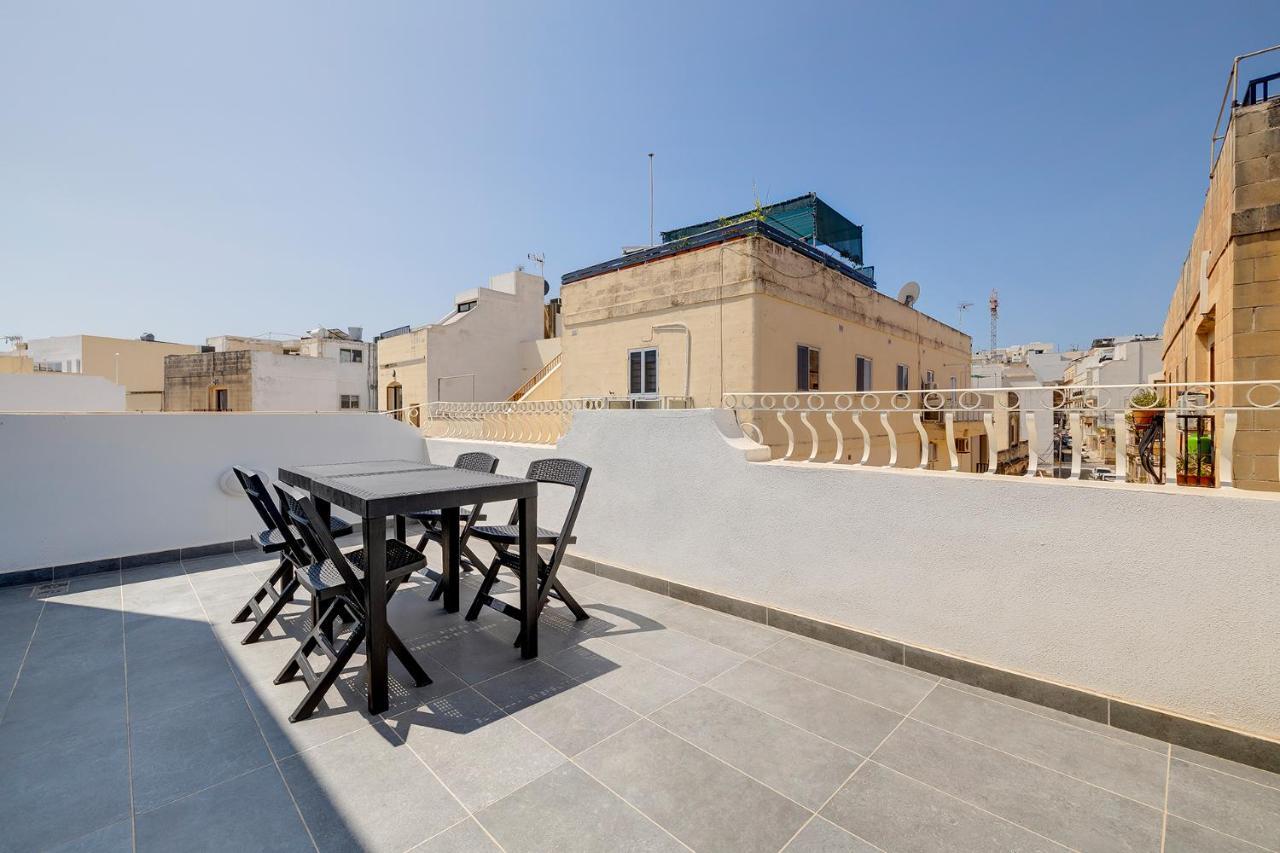 Stunning 2Br Holiday Penthouse In Central Sliema Bagian luar foto