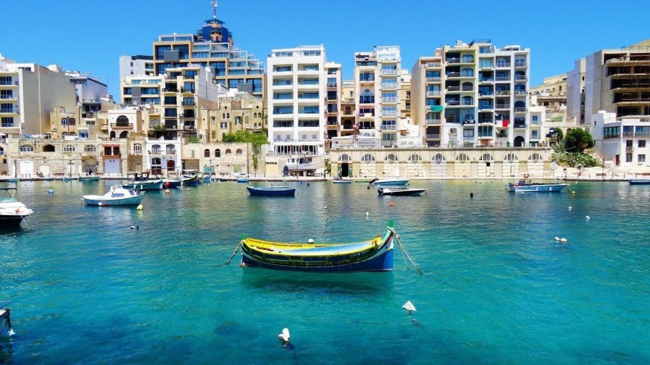 Stunning 2Br Holiday Penthouse In Central Sliema Bagian luar foto